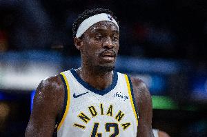 飽受犯規(guī)困擾！西亞卡姆10中5僅拿11分4板2助2斷 5犯規(guī)