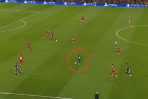 可怕的防守！毛羅·儒尼奧爾手術(shù)刀助攻，利物浦竟放任其長驅(qū)直入