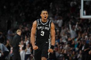 輕松兩雙！凱爾登替補(bǔ)23分鐘 7中3&7罰5中拿到11分10板2助