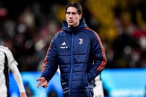 都體：DV9肌肉傷情并不嚴(yán)重，但保險(xiǎn)起見(jiàn)周末聯(lián)賽還會(huì)替補(bǔ)