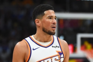 布克：下一場比賽想贏下雷霆 這對我們來說是一次很好的測試