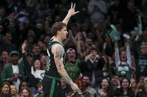 真不容易！謝爾曼最后時刻接鍋 拆炸彈橫移壓哨三分止血！