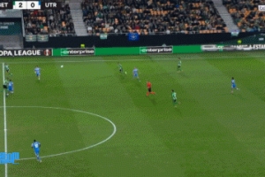 十佳球預定！烏得勒支球員攻入中線超遠距離吊射，1-2落后貝蒂斯