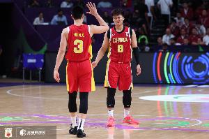 媒體人：下一場還是趙睿帶傷上吧 男籃需要情緒&郭導多給球員減壓