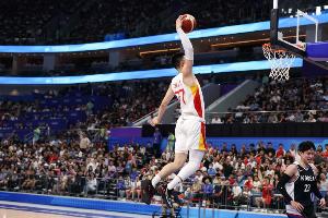 力戰(zhàn)難救主！張鎮(zhèn)麟17中6得全隊(duì)最高20分另8板2斷 2記三分險(xiǎn)翻盤