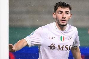 米體：那不勒斯中場吉爾莫可能需要進(jìn)行恥骨手術(shù)，預(yù)計(jì)將缺席45天