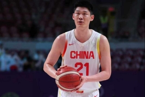 盡力了！胡金秋替補(bǔ)出戰(zhàn) 全場(chǎng)4投4中得到10分3籃板
