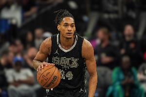 得分全隊(duì)最高！瓦塞爾半場(chǎng)10投6中&三分4中2 得到14分2板0失誤