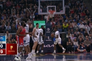 鄧恩、小卡、哈登接連命中三分 快船開(kāi)局9-0進(jìn)攻高潮打停灰熊