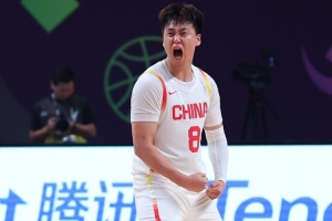 媒體人：中國(guó)男籃現(xiàn)有后衛(wèi)中無(wú)人能填補(bǔ)趙睿缺陣留下的空檔