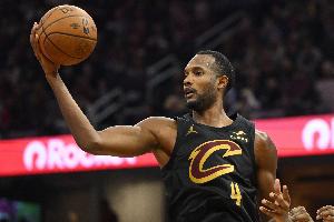 填滿(mǎn)數(shù)據(jù)欄！莫布里17投7中&罰球3中3 得到20分14板7助2斷2帽