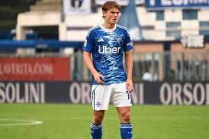 本賽季五大聯(lián)賽僅兩人進(jìn)球、助攻皆5+：奧利塞、尼科·帕斯