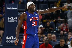 能攻能傳！斯圖爾特內傳內助杜倫空接暴扣 隨后又命中底角三分