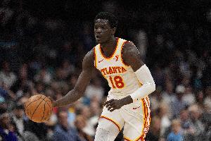 壓制對手！老鷹首節(jié)33-23領(lǐng)先騎士10分 蓋耶4中4得分上雙