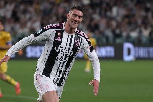 意天空預(yù)測(cè)本輪意甲尤文首發(fā)：庫(kù)普梅納斯仍踢后衛(wèi)，DV9重返首發(fā)