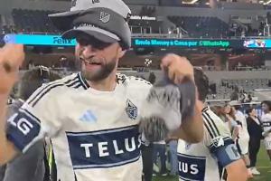 不愧是二娃！穆勒賽后慶祝戴帽“帽子戲法”，與隊(duì)友頂牛假裝受傷