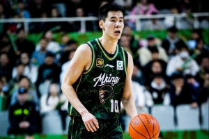 郭昊文談拒絕活塞合同：那個(gè)合同沒保障 對現(xiàn)在的我而言沒有意義