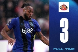 桑德蘭隊(duì)史首次在英超讓二追三，此前187次落后2球最終10平177負(fù)