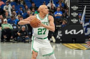 兩雙表現(xiàn)不錯！沃爾什7中4得14分11板2斷1蓋帽 6個前場板全場最高