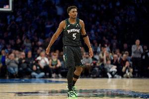 又香又臭！愛德華茲首節(jié)7中6轟下14分 但出現5次失誤&1次技犯