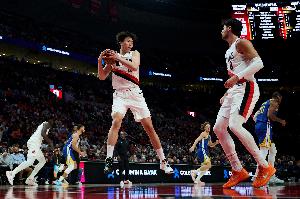 拓記：阿夫迪亞在學(xué)中文跟瀚森溝通 他會(huì)說‘右手’和‘左手’