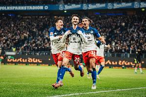 阿森納租將維埃拉第94分鐘讀秒絕殺，助十人漢堡2-1斯圖加特