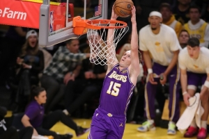 里夫斯連續(xù)三場得分30+且真實命中率80%+ 歷史第二人&比肩庫里