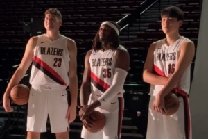 隊(duì)記：開拓者把楊瀚森置于難以成功的境地 想重建卻不重用年輕人