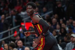 高效替補(bǔ)！蓋耶上半場6中5得到11分1籃板1蓋帽