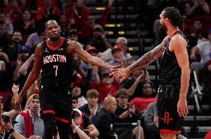 KD：亞當斯常青樹般的生涯令人驚嘆 作為大個他時刻都在承受沖擊