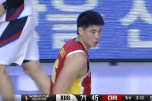 還好有你！程帥澎左右兩邊連續(xù)飆中2記三分 苦苦支撐戰(zhàn)局