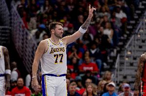 一節(jié)頂別人整場！東契奇首節(jié)火力全開9中6轟20分6板4助 正負(fù)值+19