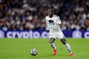 剛復(fù)出就傷！科貝：皇馬后衛(wèi)門迪預(yù)計傷缺三周，明年初重返賽場