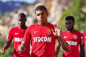 10年前的今天姆巴佩上演職業(yè)生涯首秀，至今出戰(zhàn)555場412球191助