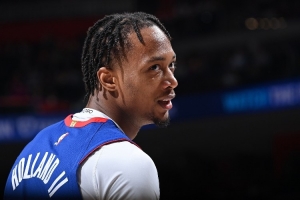 霍蘭：防守是我們的立足之本 戰(zhàn)勝老鷹證明了我們過去一年的成長(zhǎng)