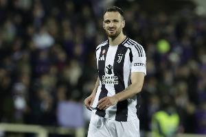 意媒：加蒂右膝扭傷，未來幾小時接受檢查