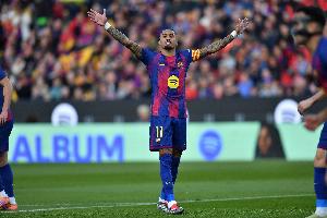 ??每體：拉菲尼亞愈發(fā)有隊長風范，賽中因隊友不逼搶大發(fā)雷霆