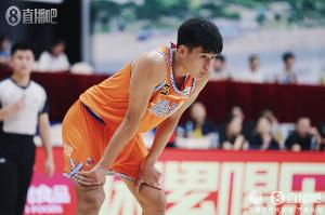 適應(yīng)得不錯(cuò)！狀元楊曦皓9中5&三分5中2拿到16分2板2帽