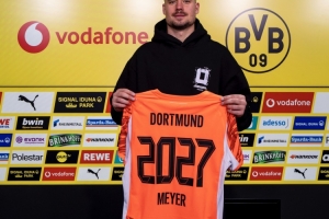 官方：多特蒙德與34歲門將邁爾續(xù)約1年，合同期至2027年