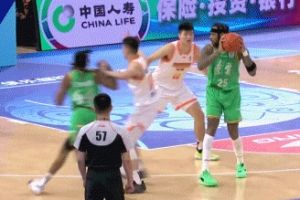 雖鐵但關鍵球給力！龐崢麟12中3拿到6分1板3助2斷 老六搶斷很精彩