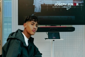 太陽報(bào)：巴薩有意曼聯(lián)15歲新星JJ·加布里埃爾 球員在U18十場(chǎng)10球