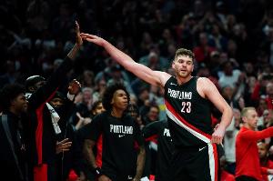 小楊沒(méi)啥機(jī)會(huì)了！開(kāi)拓者官方：克林根今日將復(fù)出戰(zhàn)猛龍！