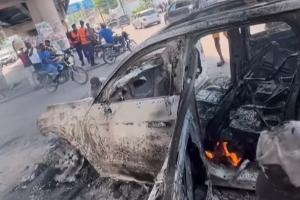 萬(wàn)幸！玉昆外援奧斯卡開車時(shí)車輛起火所幸人沒事，車子已燒成殘骸