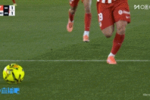 阿爾瓦雷斯反越位成功后吊門，被霍安·加西亞摘下