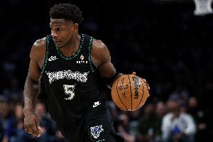 凌波微步！愛德華茲沖擊內(nèi)線 歐洲步連續(xù)過人上籃得手