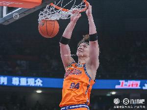 高效表現(xiàn)！王哲林僅15分鐘8中7高效拿下17分7板 正負(fù)值+27