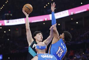 美記：對(duì)付小陣容楊瀚森上不了 對(duì)約基奇等高大內(nèi)線時(shí)可試著用下