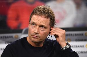 每體：巴薩助教索格和門將教練何塞·德拉富恩特被處罰停賽2場