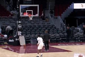 苦中作樂??加蘭賽后加練 命中三分后大跳慶祝