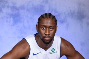 開(kāi)張！勒韋爾三分命中幫助活塞扳平比分 此前投籃6中0